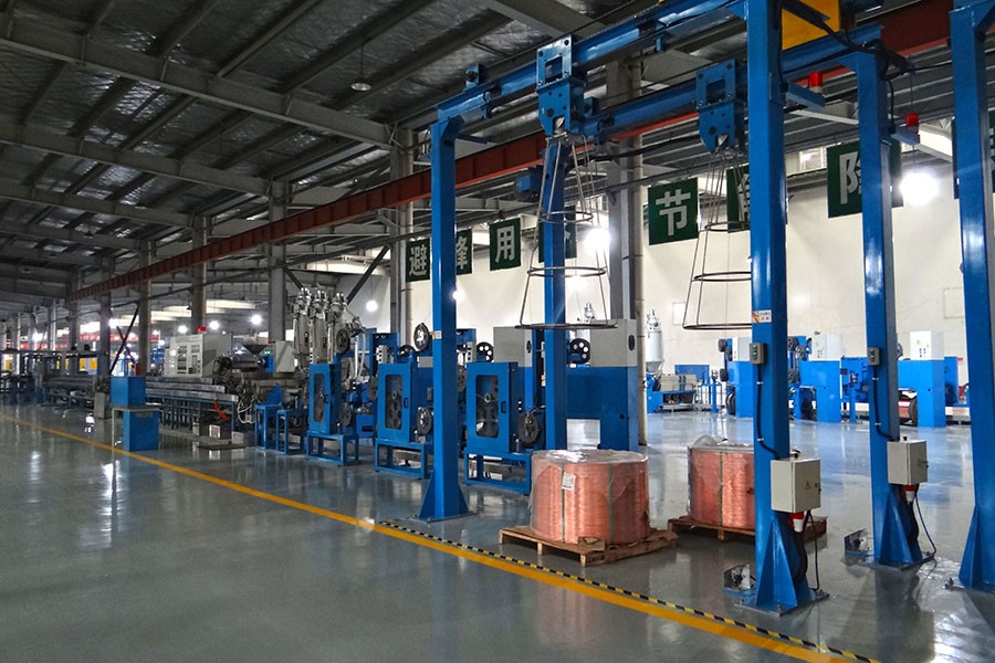 Líneas de extrusión en tándem de 3 x 70 VVF